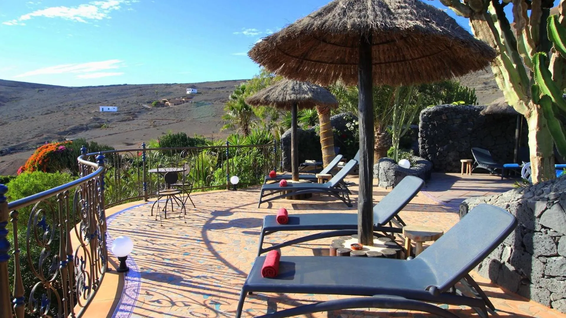 Feliz - Sauna, Beheizter Pool, Sonnenbett, Spielplatz, 2X2 M Bett Tías Spanien