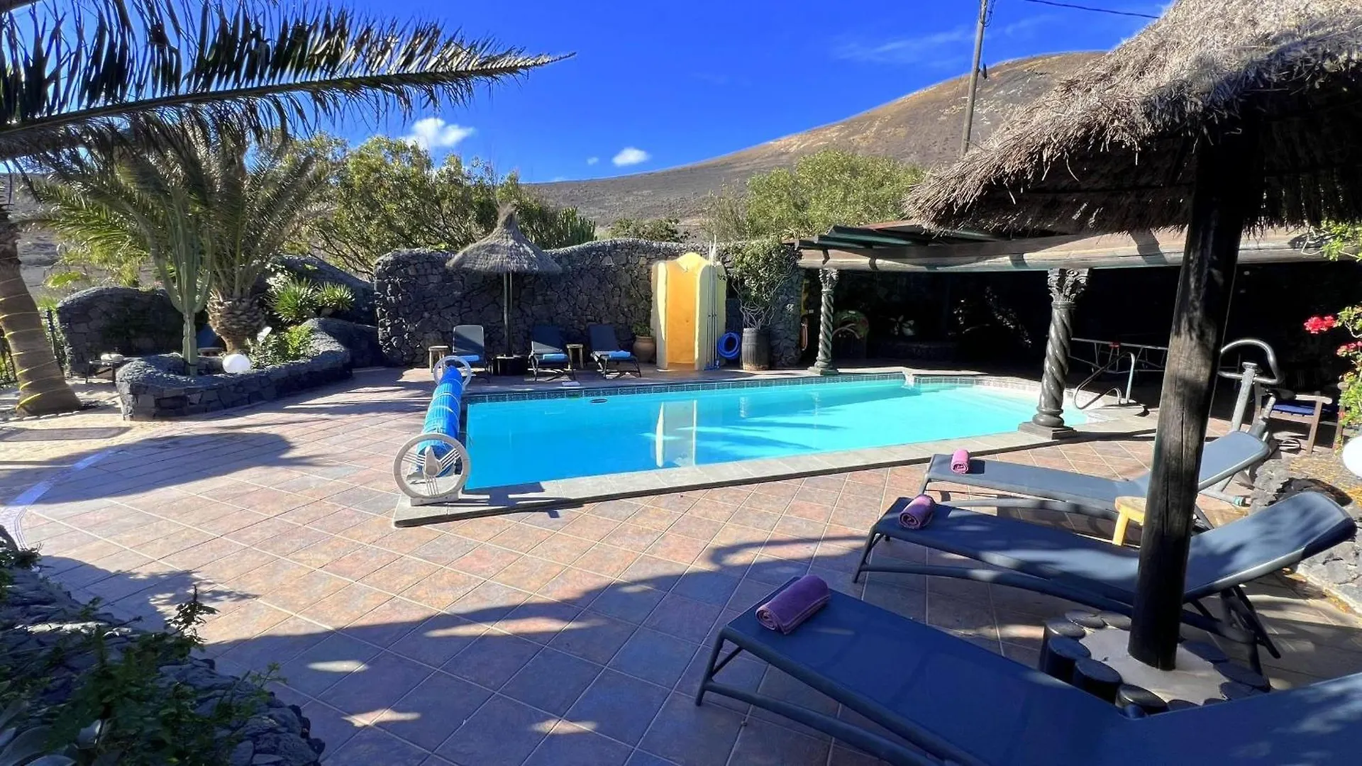 Feliz - Sauna, Beheizter Pool, Sonnenbett, Spielplatz, 2X2 M Bett Tias Holiday home